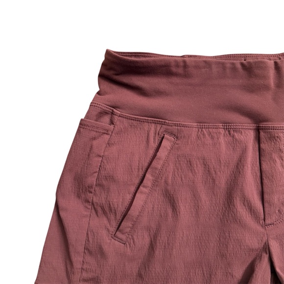 Athleta Trekkie North Shorts Zipper Pockets Burgundy Size 0 - Picture 5 of 10